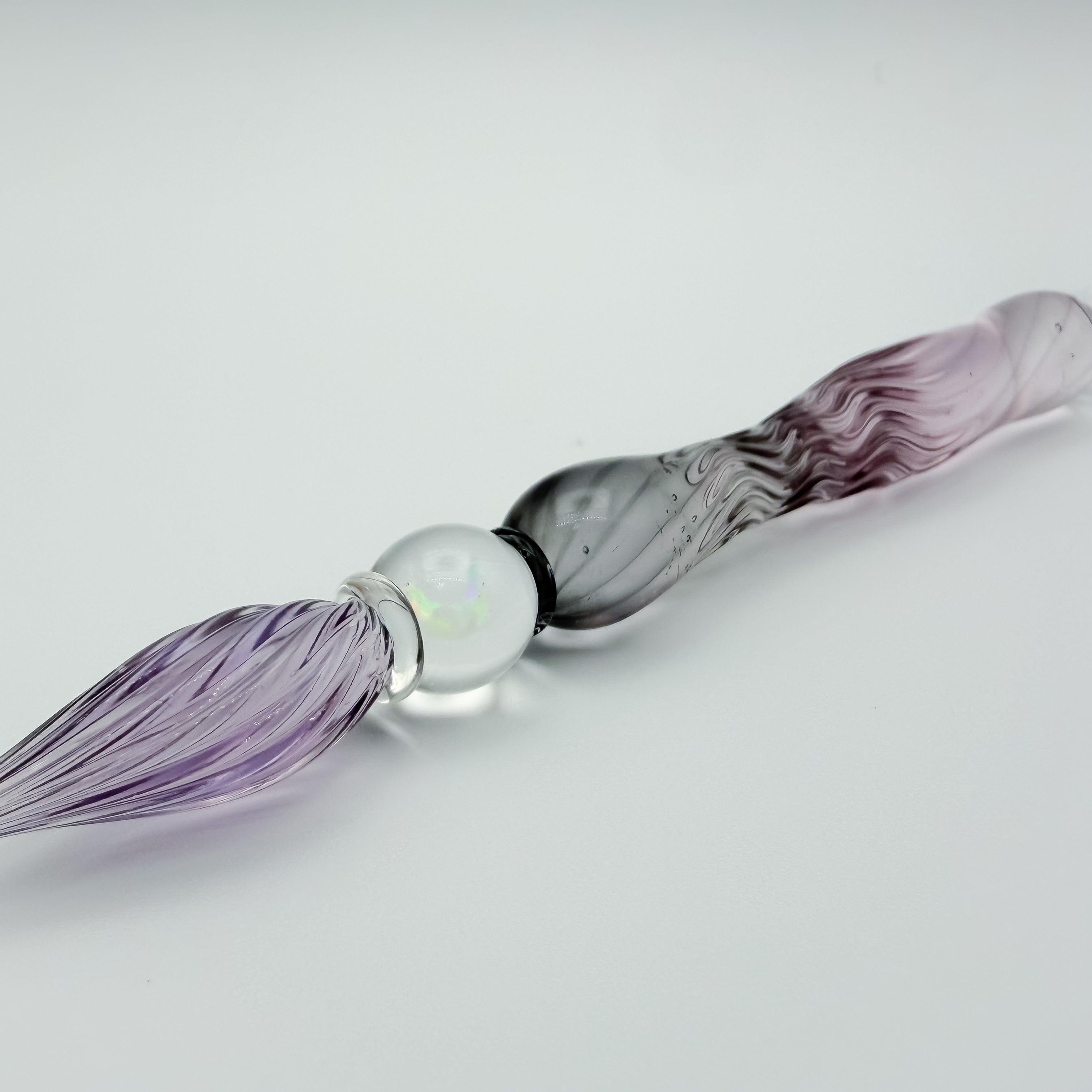 Zephyr Studio Glass Pen -Pleats- Purple Hydrangea-