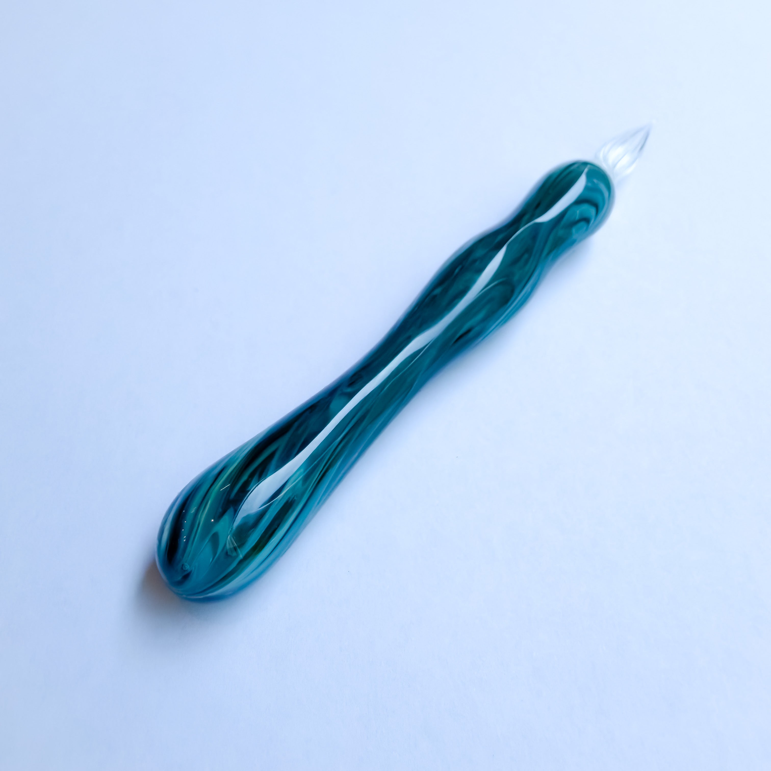 Zephyr Studio Glass Pen -Pleats- Purple Hydrangea-
