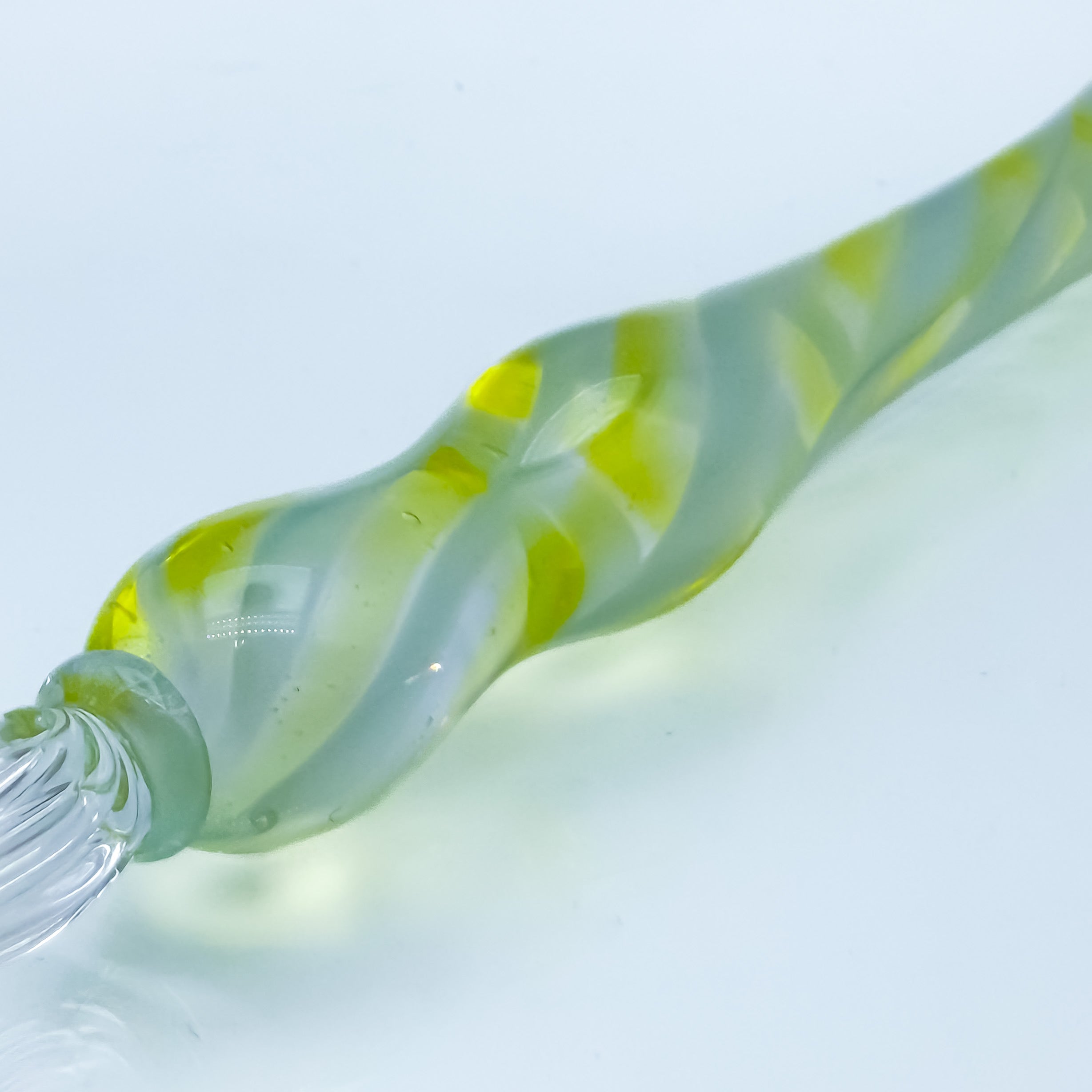 Zephyr Studio(ゼファースタジオ)  Glass Pen Dude -Yellow Lace-